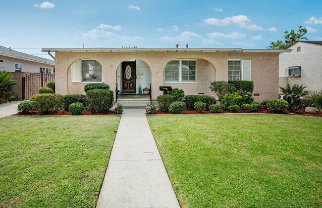 Building Photo - South of Conant 3 Bedroom, 2 Bathroom Home