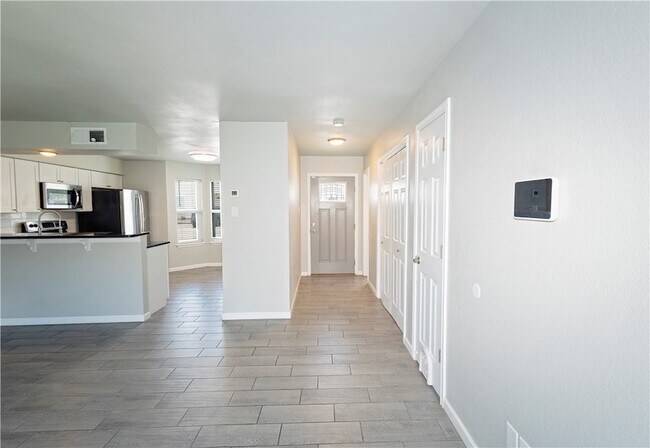 Building Photo - 7252 Mansions Dr