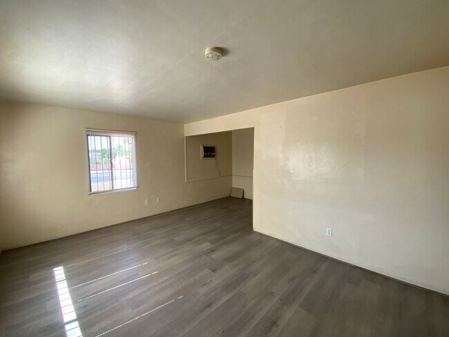 Foto del edificio - 2 Bedroom Single Story Home Available Near...