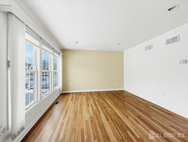 Foto del edificio - 37 Jersey Ave