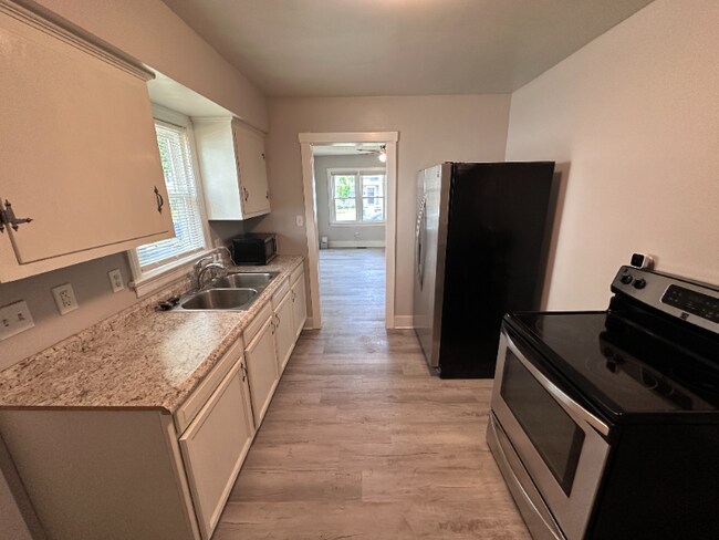 Building Photo - 1228 Commerce Ave