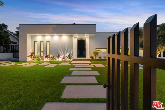 Building Photo - 20141 Wells Dr