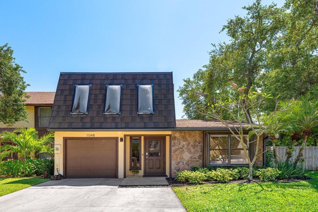 Foto principal - 1048 Raintree Dr