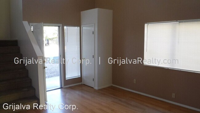 Building Photo - 3 br, 2 bath House - 1634 E. Calle Grandiosa