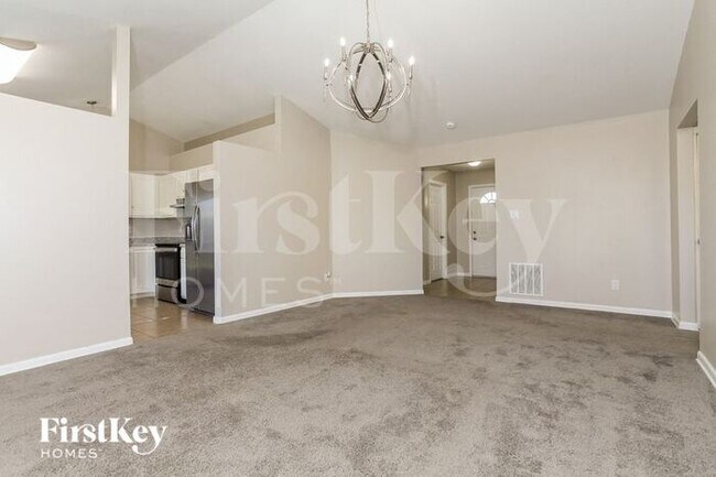 Foto del edificio - 977 Hathaway Drive