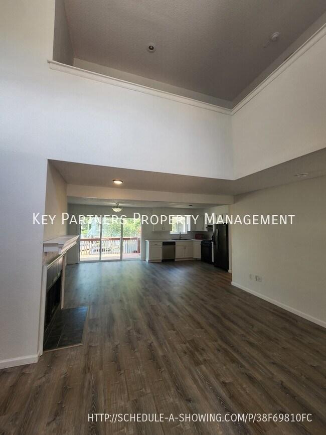 Foto del edificio - 8949 Hauser - 2022 Remodel!