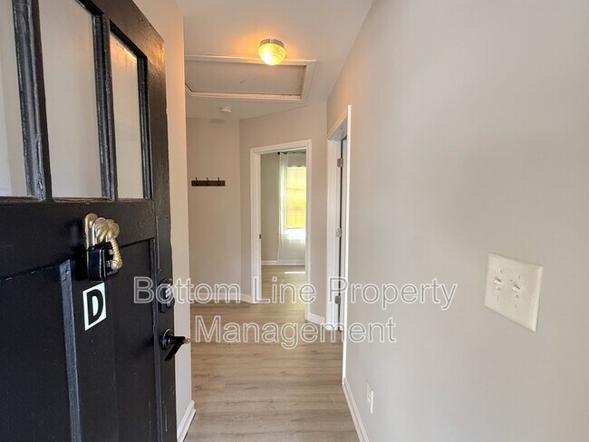 Building Photo - 613 1/2 Charlotte Ave