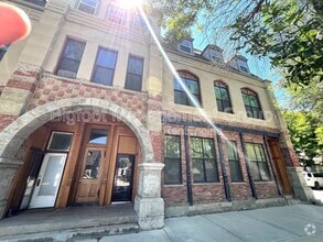 Building Photo - 517 E Broadway St