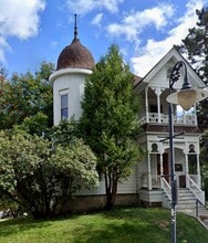 Building Photo - 230 E 4th St