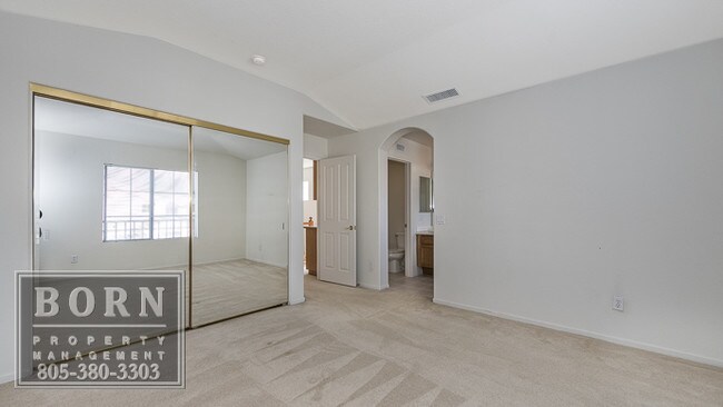 Building Photo - 5624 Sienna Way