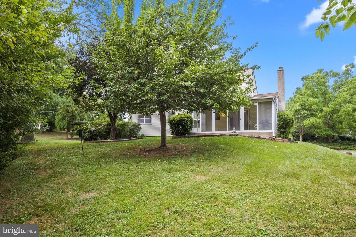 Primary Photo - 1280 Wick Ln