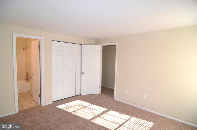 Foto del edificio - 777 Hatfield Ct