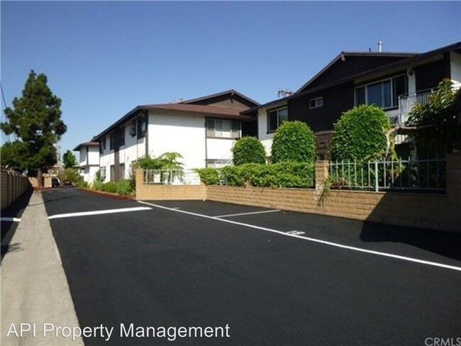 Building Photo - 12833 Brookhurst Way