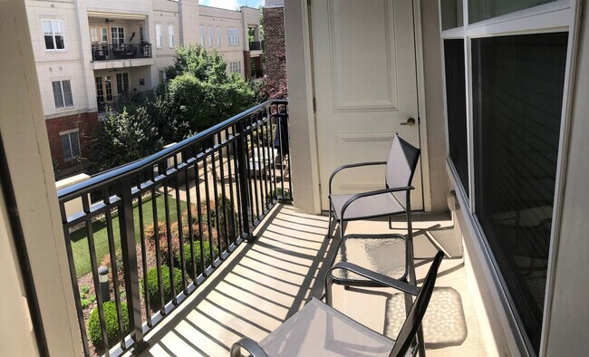 Foto del edificio - 4845 Ashley Park Ln