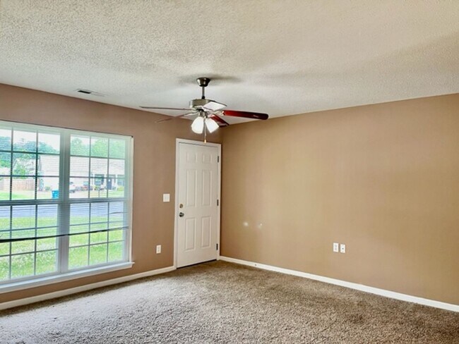 Foto del edificio - 84 Willowrun Dr