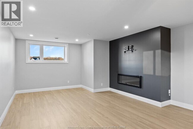 Building Photo - 52 Redwood Ave