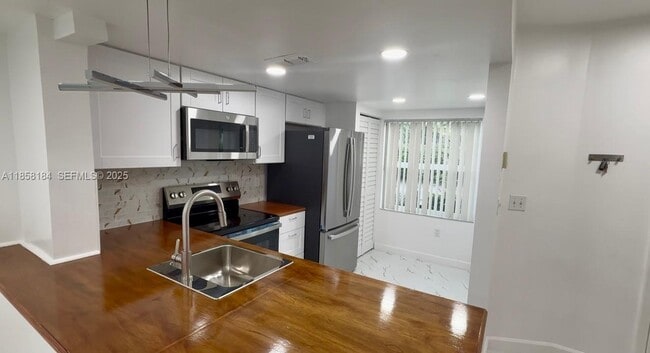 Building Photo - 3982 NW 90th Ave