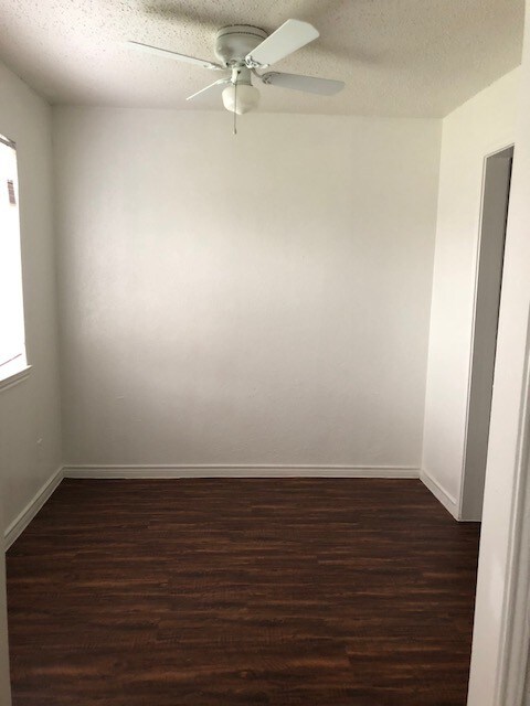 Building Photo - 102 Lake Meadows Dr