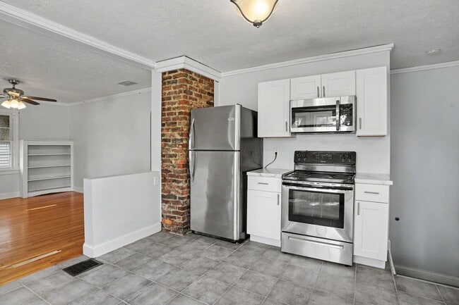 Building Photo - 521 Creel Ave