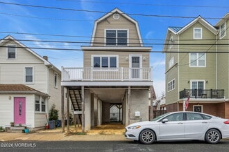 Building Photo - 46 Barberie Ave