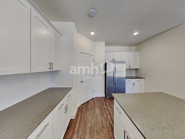 Foto del edificio - 4292 N Poplar St