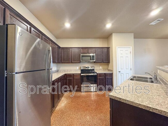 Building Photo - 827 Laila Ln