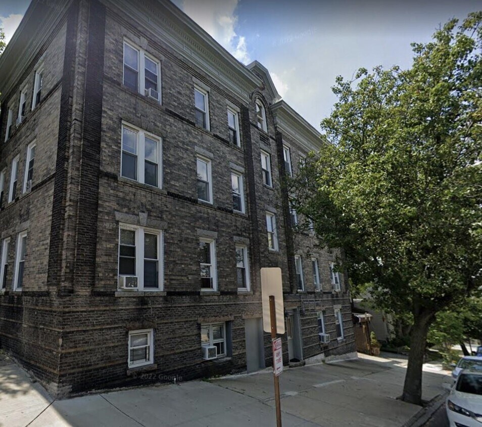 Primary Photo - 151 Bleecker St