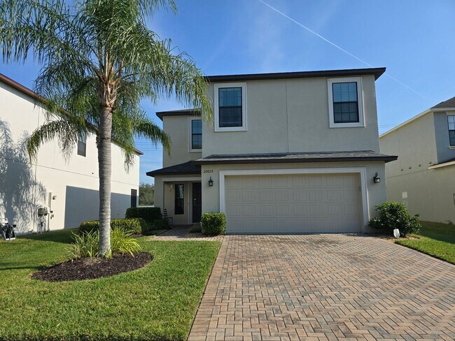 Building Photo - Beautiful Home in the Gated Community of Live Oak – New Tampa