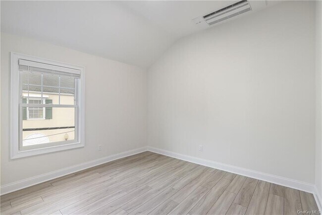 Building Photo - 225 Katonah Ave