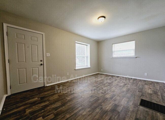 Foto del edificio - 3417 Crenshaw Ct