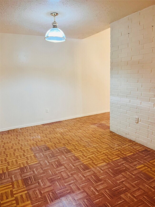 Foto del edificio - 16633 Gold Ridge Ln