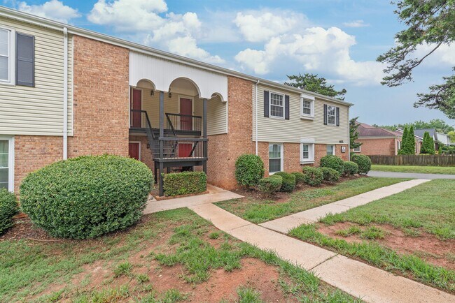 Building Photo - 4615 Coronado Dr