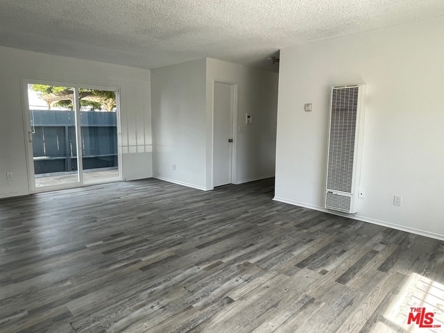 Building Photo - 840 W Colden Ave