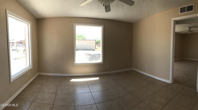 Building Photo - 8300 Capitan Cir