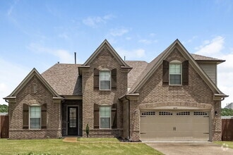 Building Photo - 8870 Lezlarken Ln