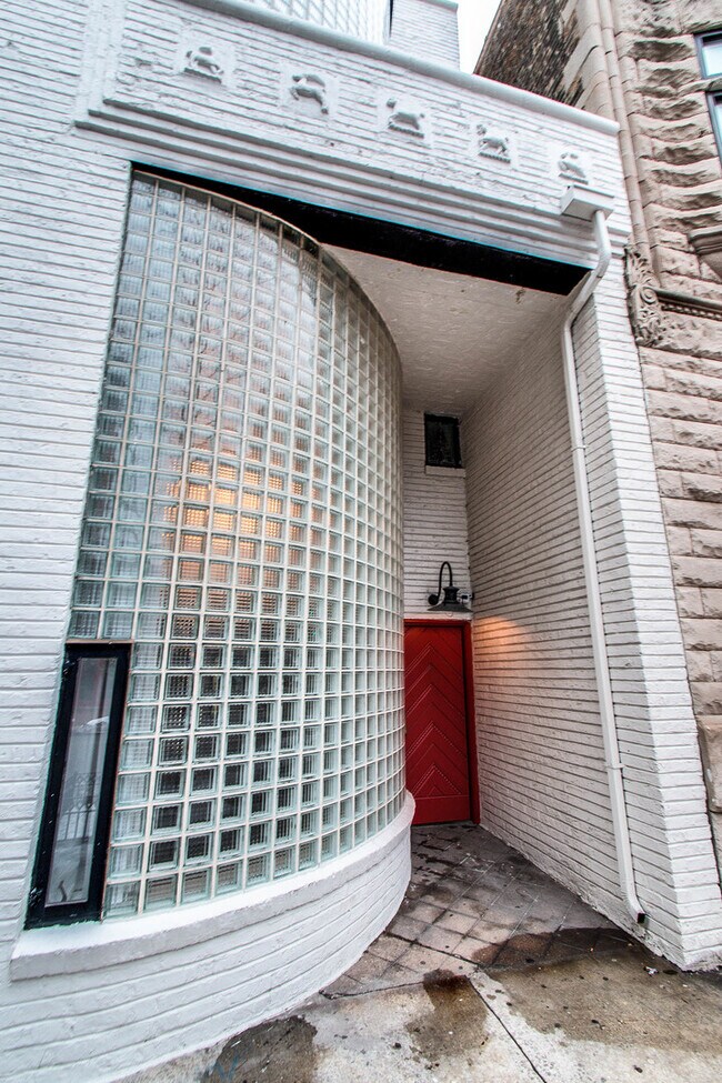 Foto del edificio - 1209 N State Pkwy