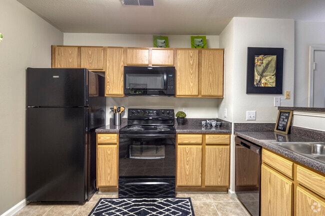 2BR, 2BA - 1,035SF - Kitchen - Cedarcrest Village