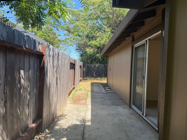 Foto del edificio - 6172 Peoria Dr