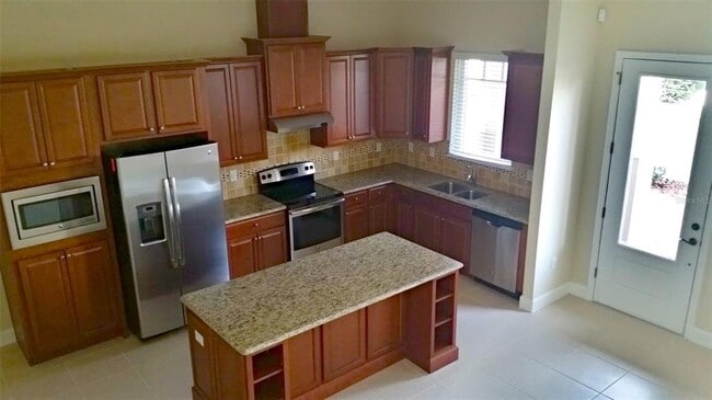 Building Photo - 13741 Benavente Ave