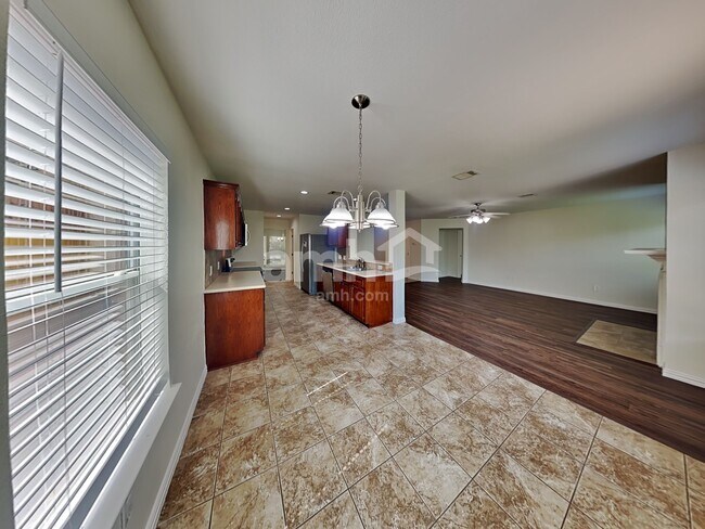 Building Photo - 26949 Carriage Manor Ln