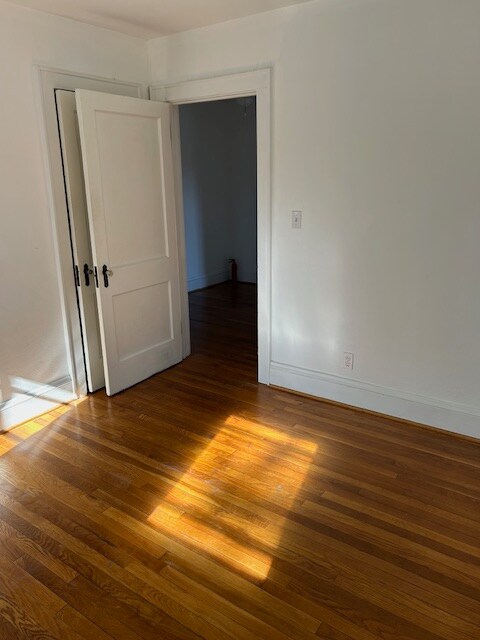 Dormitorio - 767 52nd St