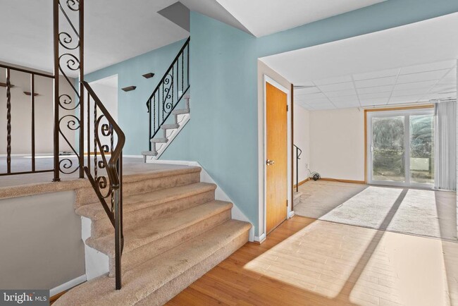 Building Photo - 18 Cobblestone Ln