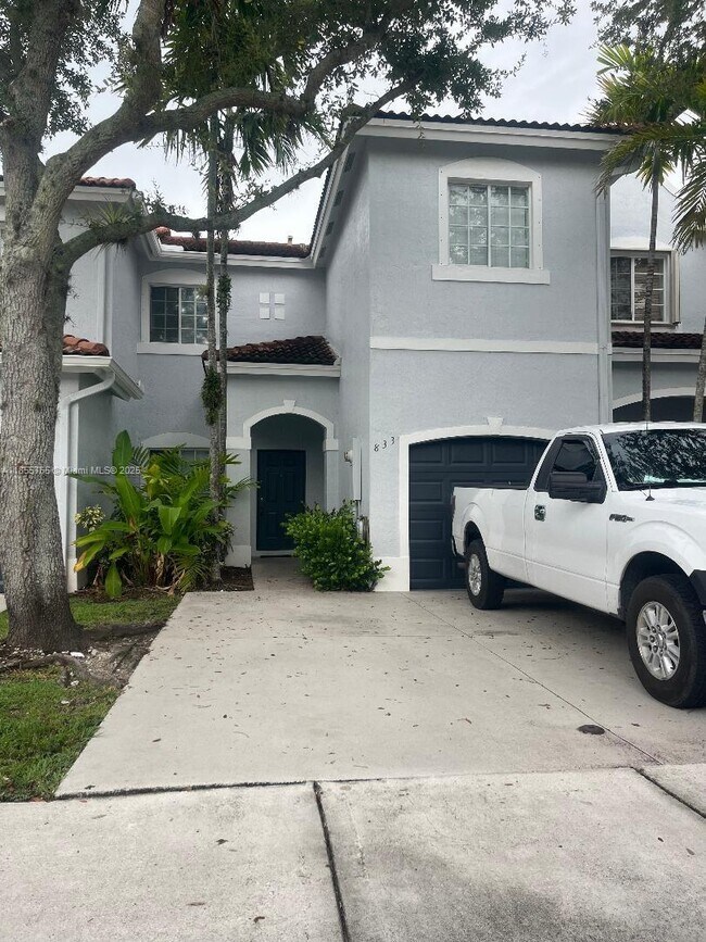 Building Photo - 833 SW 148th Pl