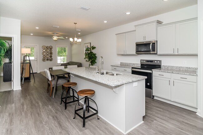 Foto del edificio - 1135 Walker Point Way