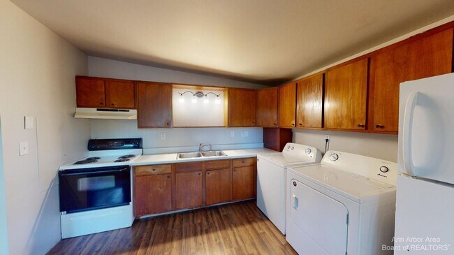 Building Photo - 124 Allen Dr