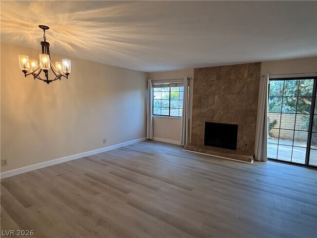 Foto del edificio - 3267 Dawnflower St