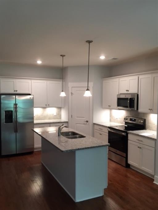 Kitchen - 4050 Gracious Dr