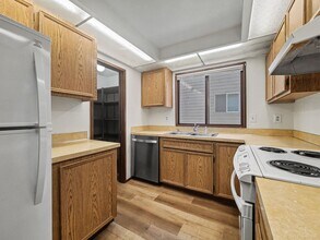 Building Photo - 14327 123rd Ave NE