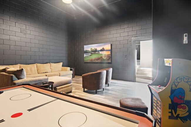 Building Photo - 7450 Gathering Dr