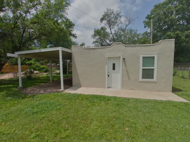 Building Photo - 2239 Santa Fe S